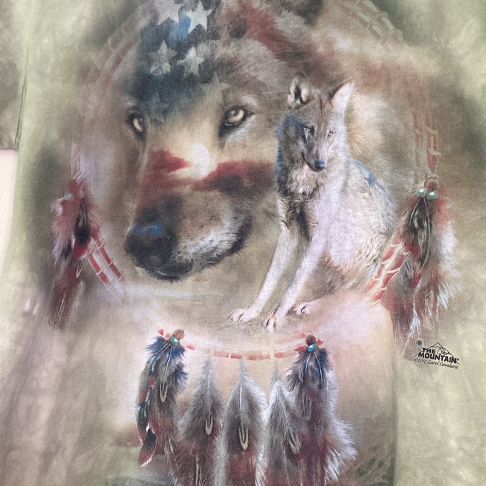 The Mountain Vintage American Flag and Wolves Sage Green Tee XL